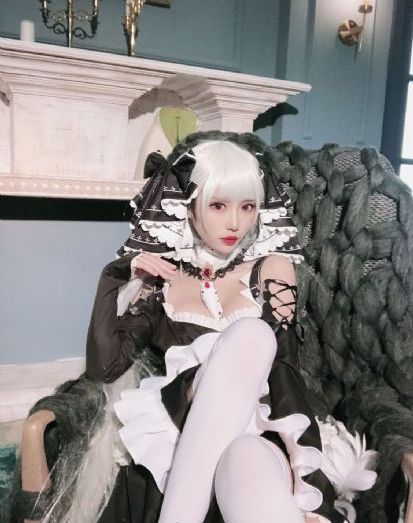 脱下衣服的漂亮姐姐_1080免费全集观看